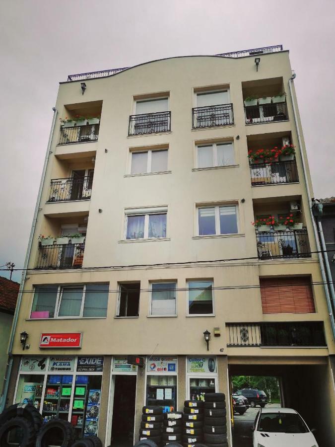 New And Nice Apartments Kragujevac Exterior foto